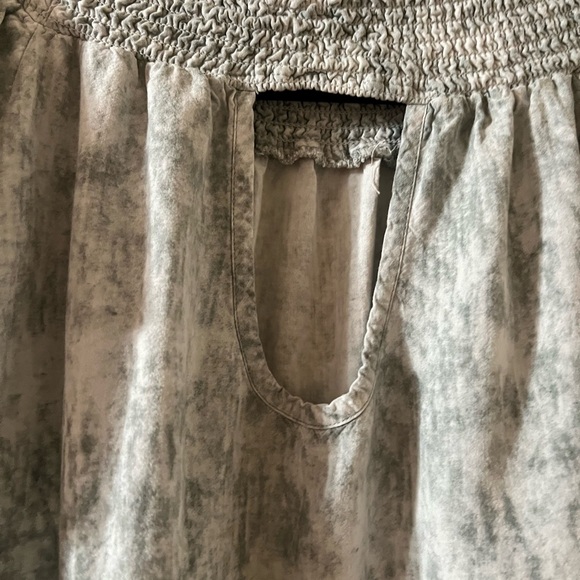 On or off shoulder flowy sage and white top with flattering back cut out - Picture 3 of 8